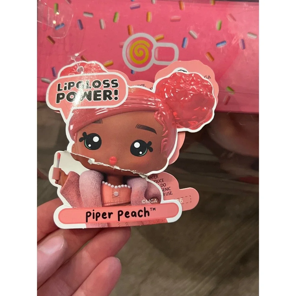 NEW MGA Yummiland Piper Peach Doll Kids OS Peach DIY Lip Gloss Scented Set